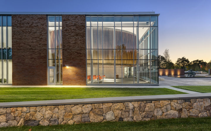 Sacred Heart University Martire Business & Communications Center – Sasaki