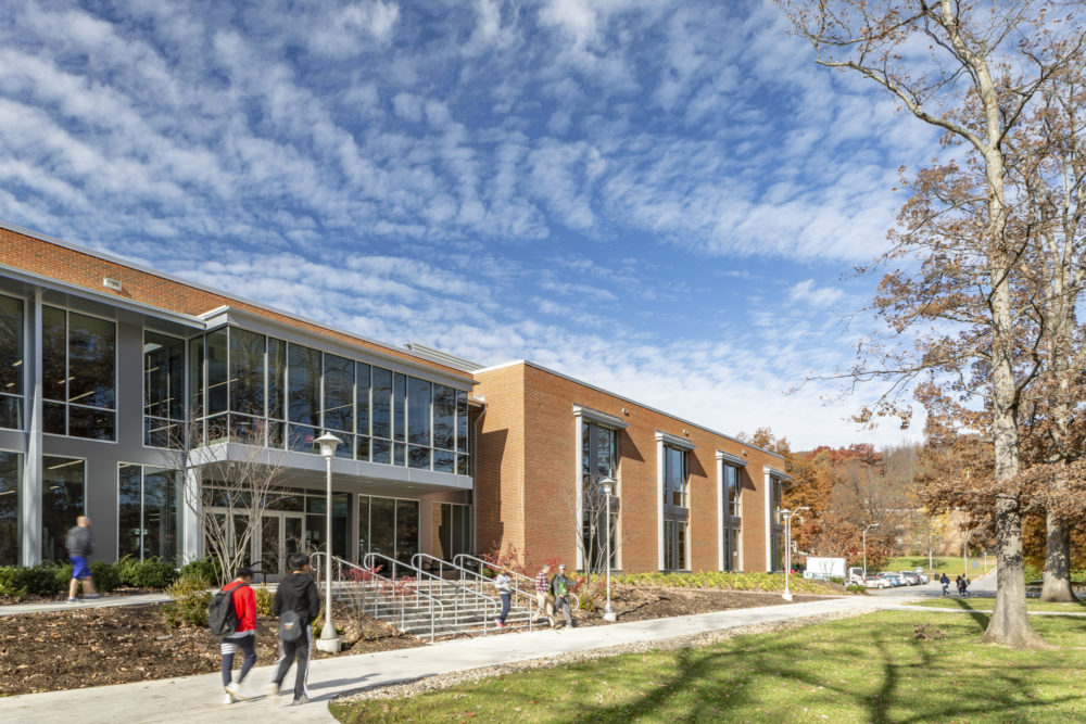 Penn State Altoona Steven A. Adler Athletic Complex – Sasaki